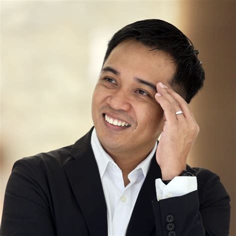 Filipino Motivational Speaker in the Philippines Lloyd .